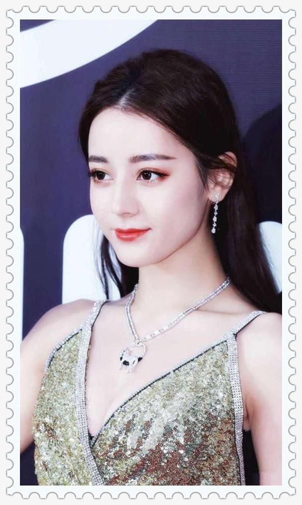 看了88斤周冬雨穿吊带裙，再看94斤热巴，你还会奋不顾身的减肥吗