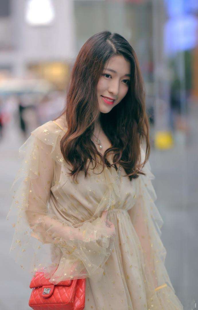 素人街拍: 揭晓那些长腿美女的秘密