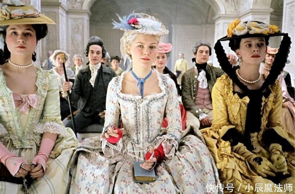 『复古方领』高级又时髦,照着穿回头率200%!