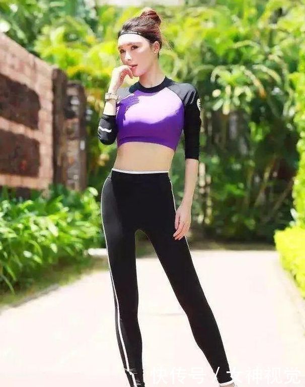 凹凸紧致的打底裤美女,增添成熟魅力,散发出时尚风情!