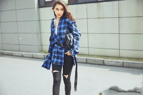 Baby梳了个中分卷发，却被吐槽“脸盘大”网友：是认真的吗？