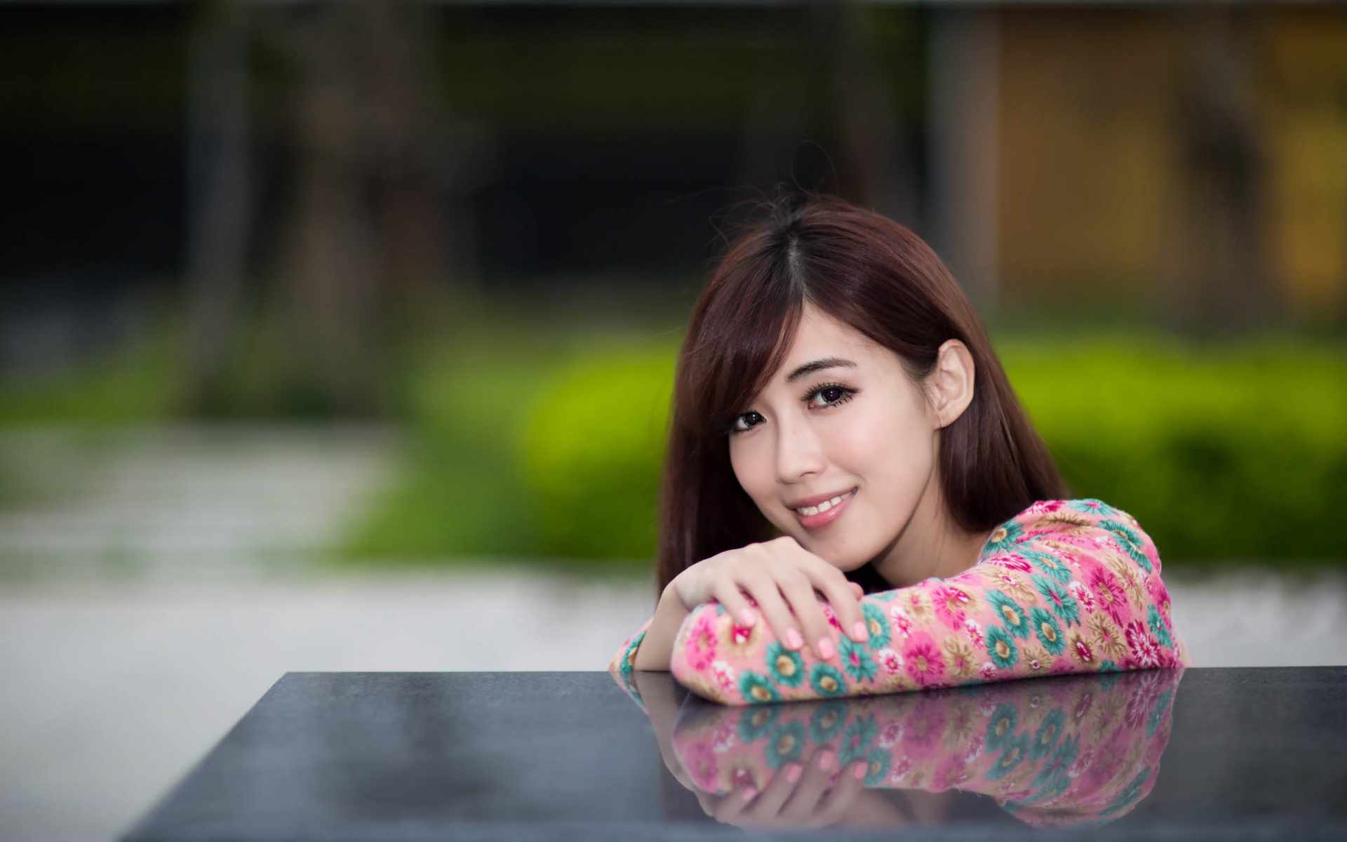 清纯碎花连衣裙美女写真