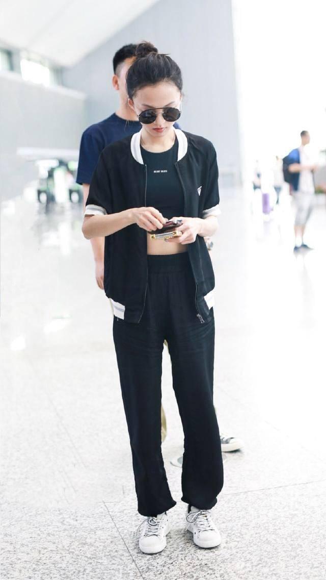 赵丽颖的腰已经够细了，没想到张韶涵更细，网友：“小腰精”！