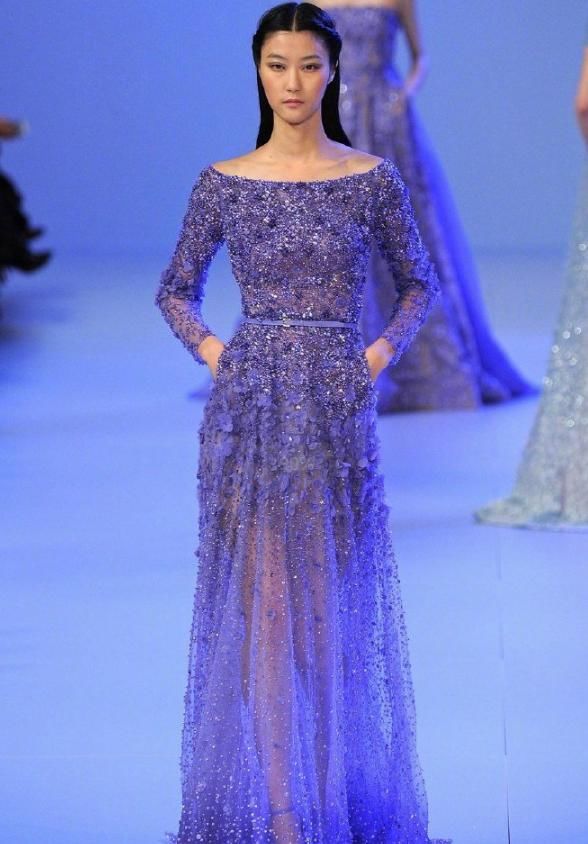  婚纱@现在谁还穿大红色婚纱？土死了，“宝石蓝”才是女生最爱，美炸