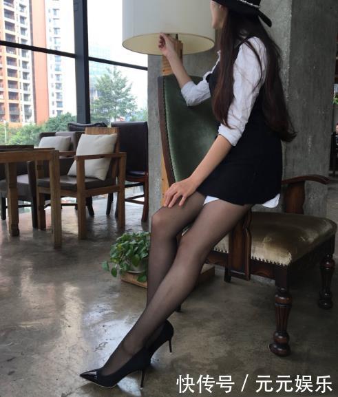 轻熟少妇的黑丝韵味展现俏丽美腿,下身玩起了消失,诱惑满满的感