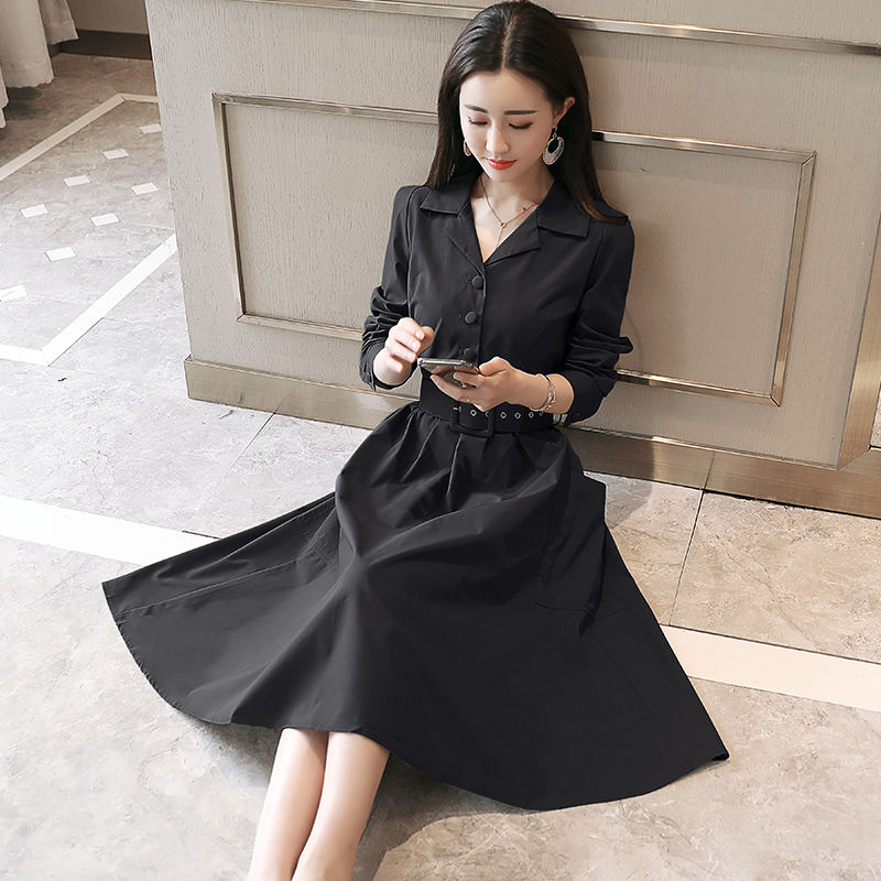 入秋微凉，别穿短裤了，试试这“网红裙”，保暖又时尚，太漂亮了