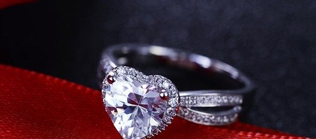  「牌子」钻戒买什么牌子好？准新人们买求婚钻戒的时候，要这样选牌子