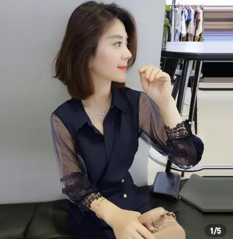  主流■今夏主流百变“冻龄”小衫，特适合670后，搭黑色裤，好看又年轻