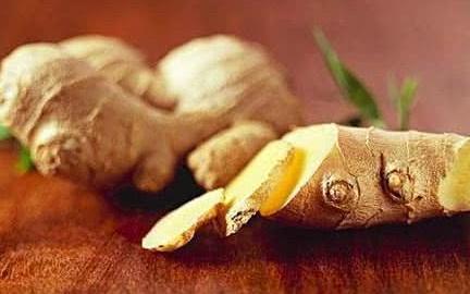 晚上吃生姜和苹果会中毒?今天有了正确答案,你还打算被骗下去吗