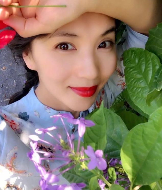 『工作』嫁给百亿富豪刘海峰,因工作差点精神分裂如今转型当老师