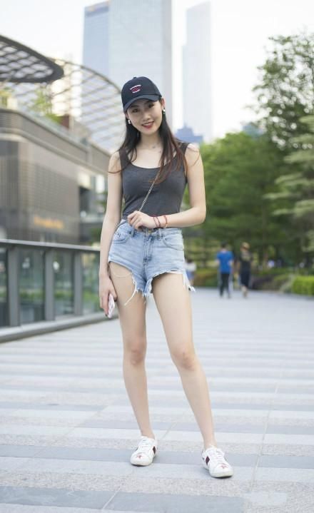 『 美女』到处都是颜值高身材好的美女小姐姐！，街拍：东莞真是一个好地方