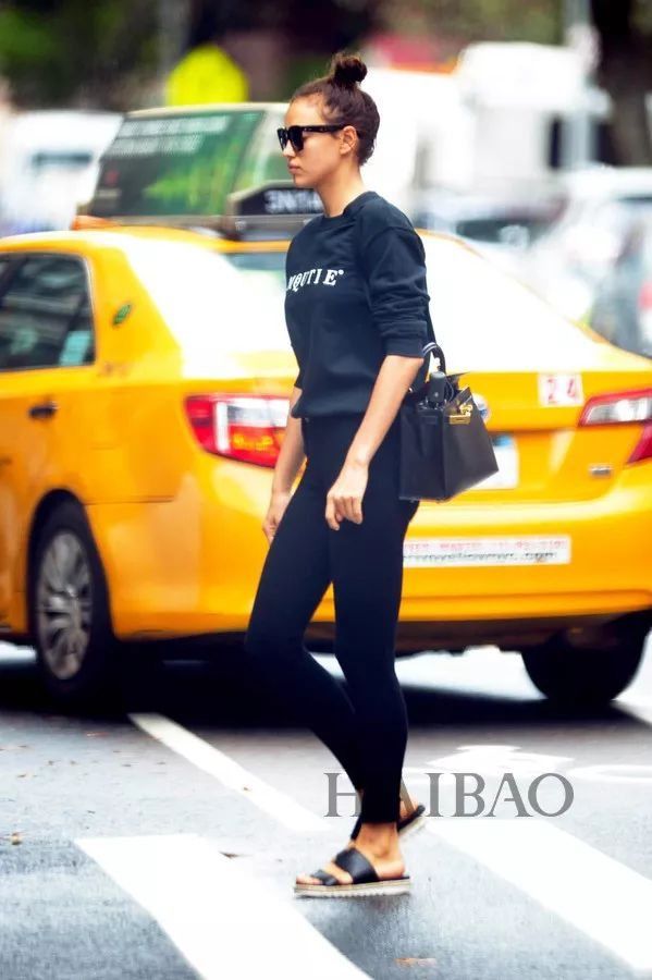 吃瓜| 甩掉30亿C罗为富豪男明星生娃?这枚超模才叫开挂!