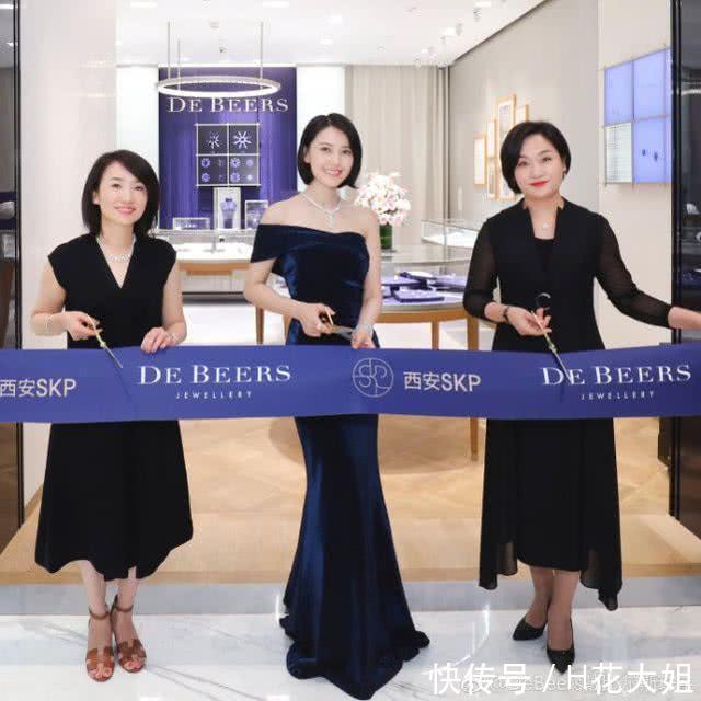 范丞丞凌晨发rap三十万人点赞，网友：范冰冰安全了