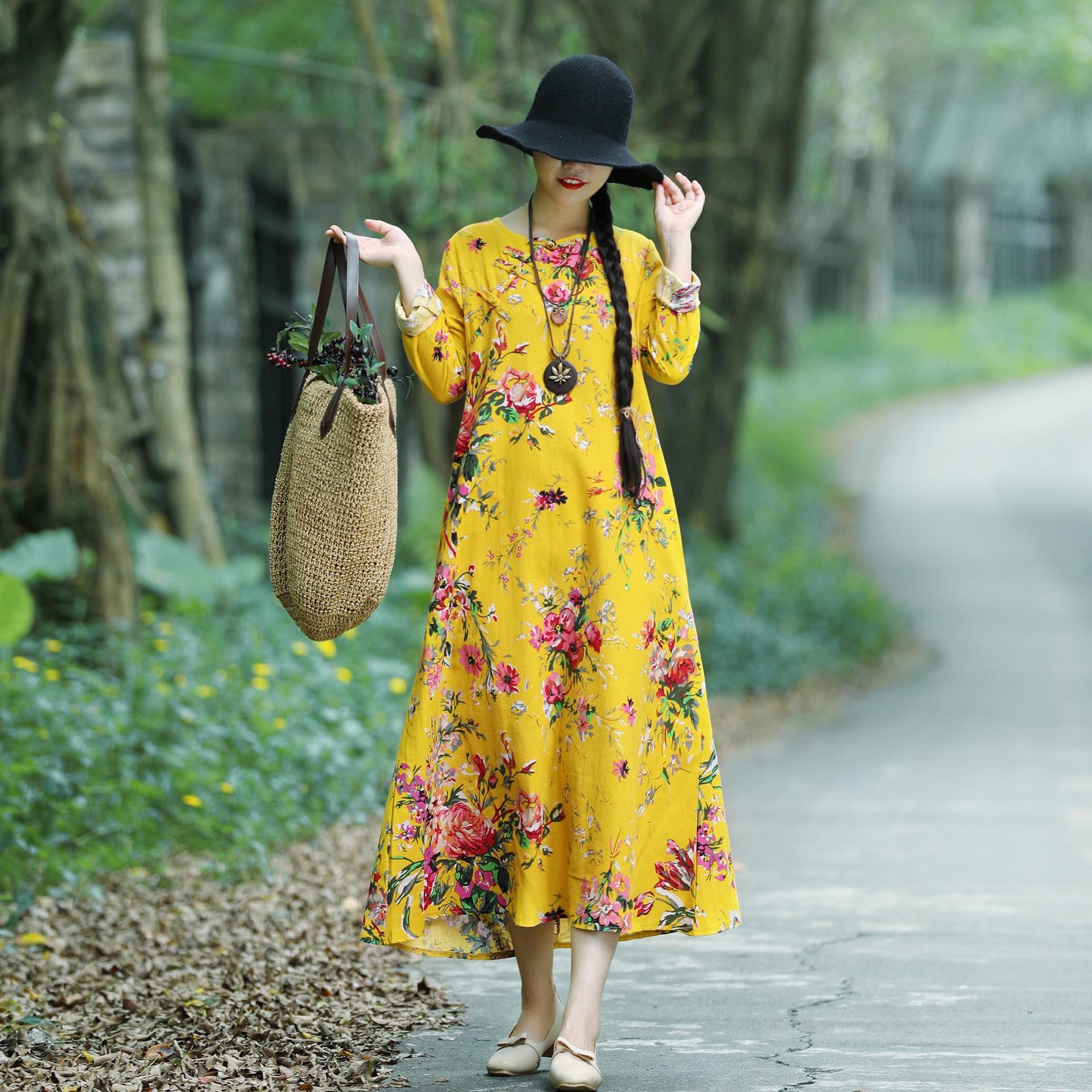 难怪150斤婆婆不愿穿真丝了!这样的棉麻裙果然更减龄，贼嫩美