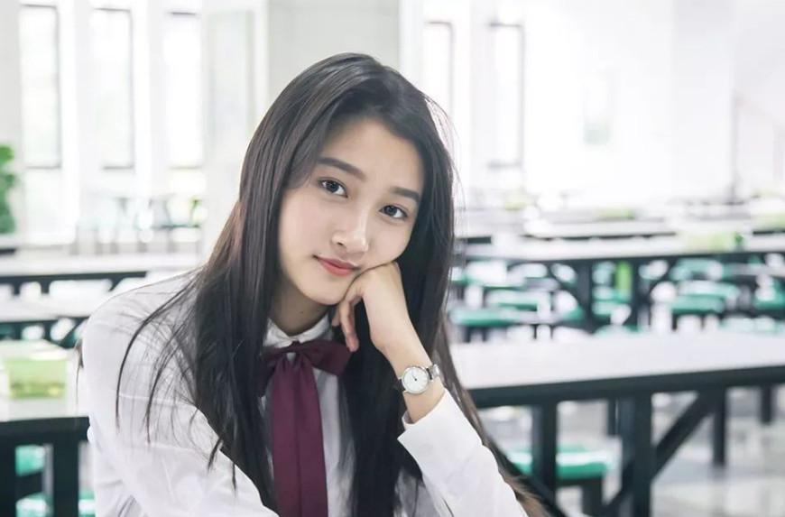 从鹿晗对外公布恋情开始，就一直遭到质疑，现在正面回应这样说