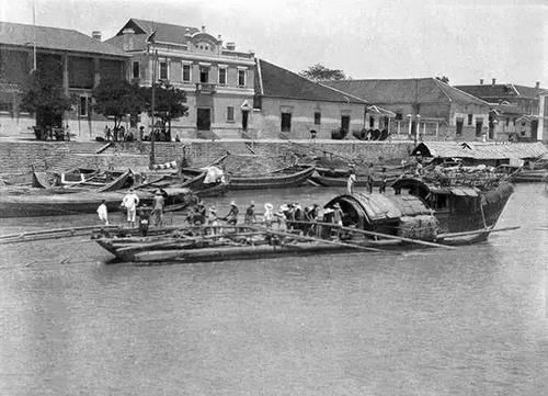 美国一位研究中国的学者，无意中在家里翻出来6000张中国老照片