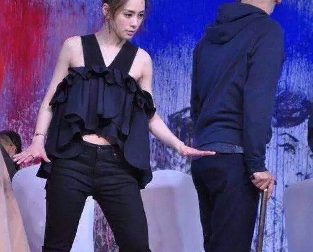 阿娇的恨天高算什么,看张韶涵的“风火轮”那才叫拉风