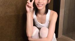 涉赌女子狱中减肥30斤 出狱后立马给警察送锦旗 网友:又想骗我犯