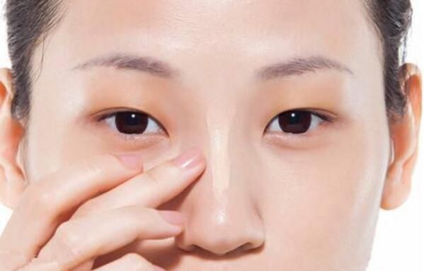 鼻子“小颗粒”挤了又长，用这3个大招，从此黑头不再“发芽”