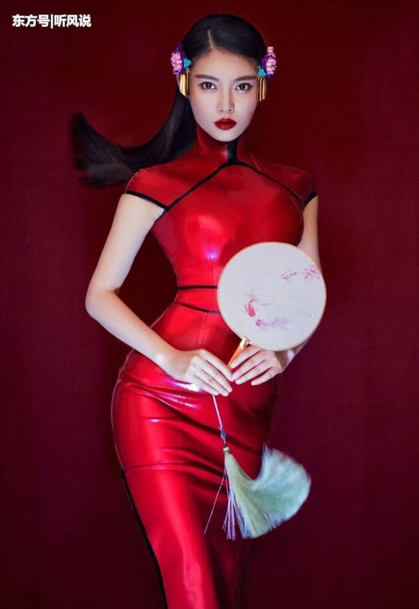 徐冬冬不愧是大嫂，塑料都穿出了性感，难以找到第二个了!