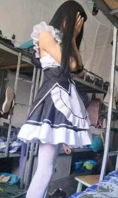  #去世#穿上萝莉装被爸妈发现后，哈哈哈哈我差点当场去世……