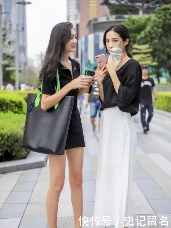 【 美女】紧身裙穿搭,展现曼妙身姿,街拍美女高挑靓丽的小姐姐