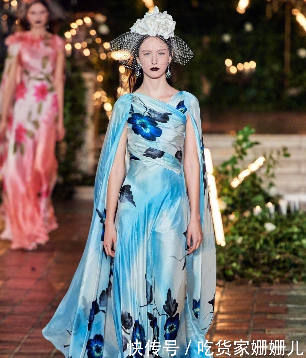  感觉：Rodarte 2020秋冬系列，经典吸血时尚又复古，复古黑暗且不失浪漫