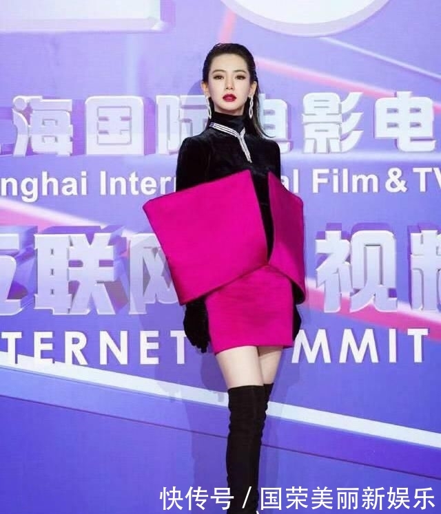  #拥有#既保暖又能瘦腿的长筒靴，你值得拥有！