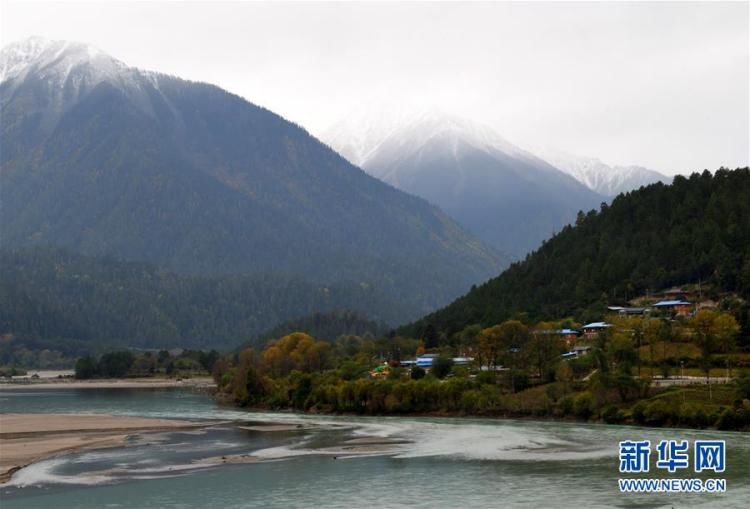 川藏公路沿线的风景