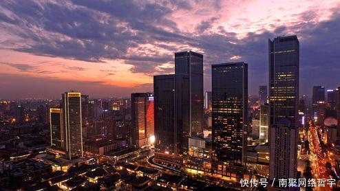 西安想和成都争中国第一网红城市的位子, 现在是不够格的