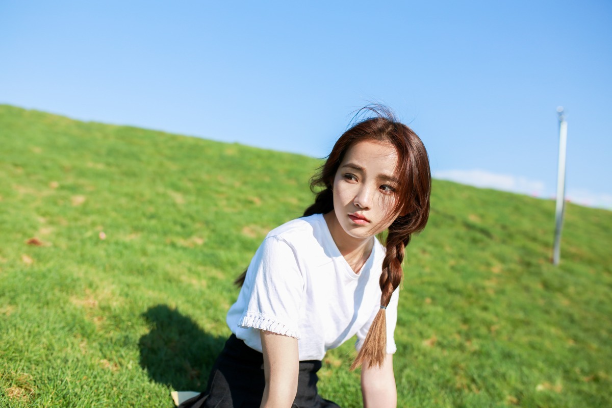 素颜马尾辫清纯女孩写真