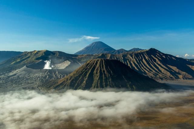 全球人口最多的岛屿，面积不到20万平方公里，却居住一亿多人