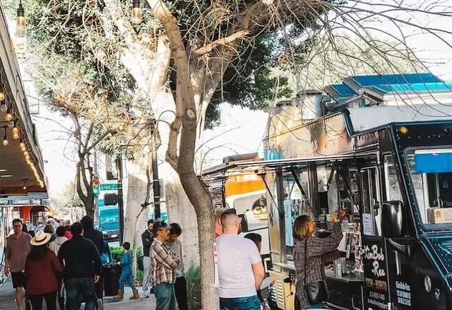 迷情小镇：世界媒体之都