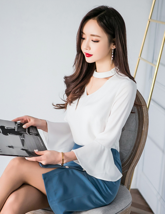 女神孙允珠，白皙朝梦清露炼乳环领荷叶裙