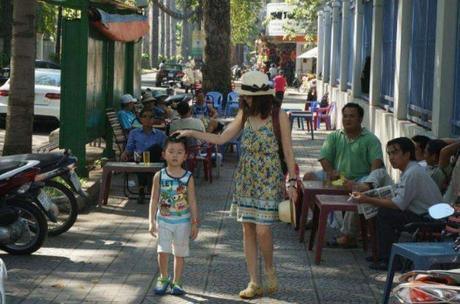 1万元人民币可以在越南待多久？在越南能做什么，当地人告诉你!