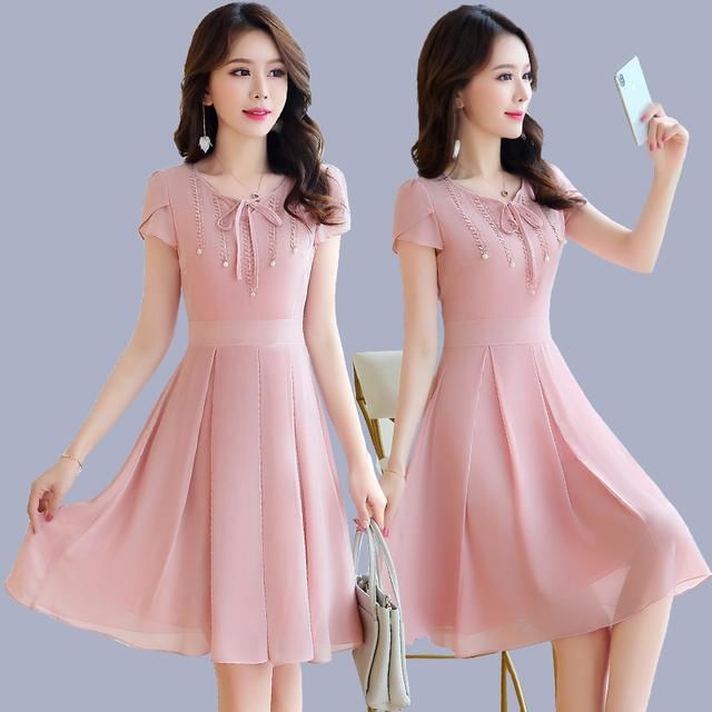 现在小姐姐真敢穿，连衣裙一件比一件亮眼，超级吸引人啊