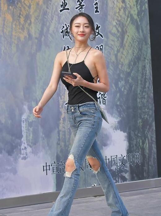 街拍,如果图8去应聘网管,那样的话网吧生意一定会火爆