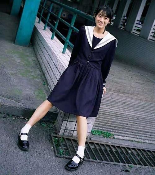  「个性」黑尾酱的穿搭不敢恭维，不仅穿衣风格“怪异”，发型还很个性！