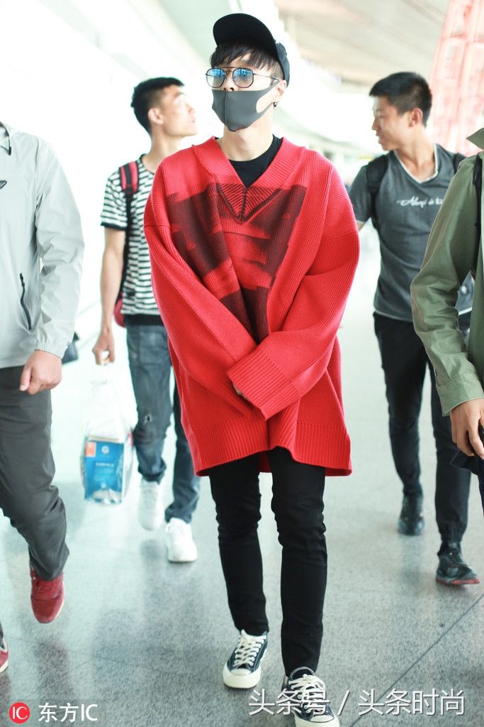 “花儿爷”张艺兴上线 看有排场的张艺兴如何演绎有排场的解雨臣