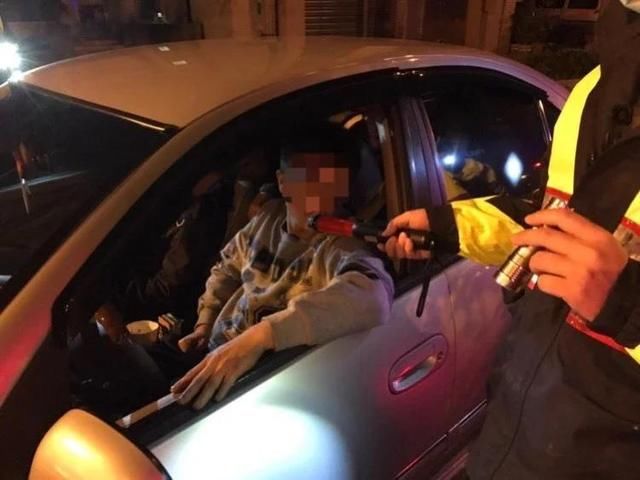  #取消#怕吹气时警察感染新冠肺炎？台当局宣布取消酒测