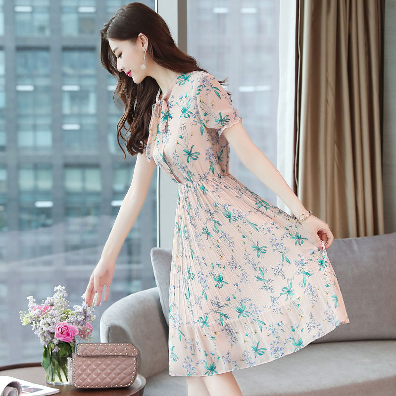 一种裙子突然火爆:“流氓裙”!女人味十足,力推80后