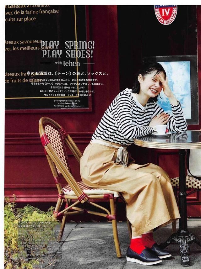  『卡其色』每个人常有的“萬年花纹衫”，如何穿才高端大气？