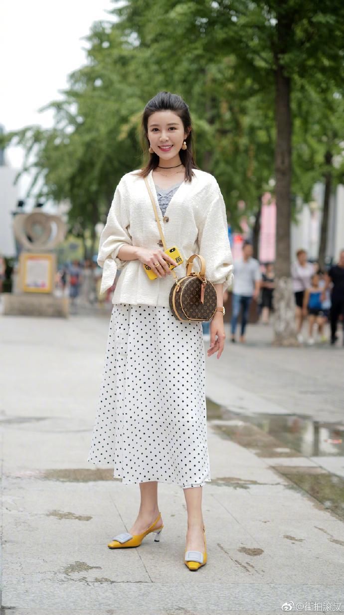 那些素雅的衣服，她们是如何做到穿在身上高大上的?