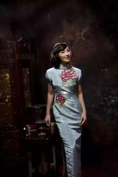 真养眼!勾魂女子旗袍照片!