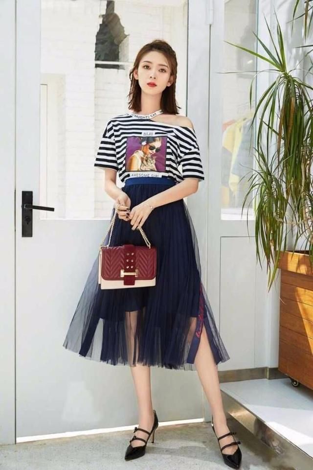 陈瑶长着萝莉脸却有着172的身高，网友：腿长完全不输娜扎！