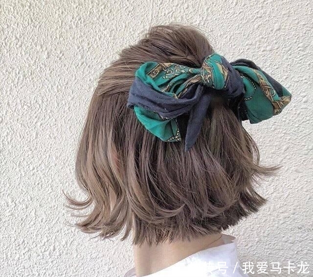  回归@泰妍双丸子头回归，可爱度爆表！同时加码分享5款超甜花朵系编发