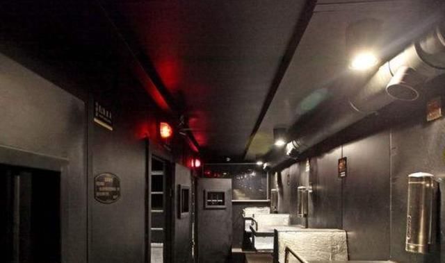 世界上最“奇异”的餐馆,一个在水里,两个在树上