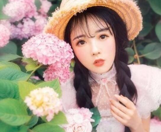 『适合』适合戴帽子的编发发型,搭配不同帽子,演绎时尚潮流