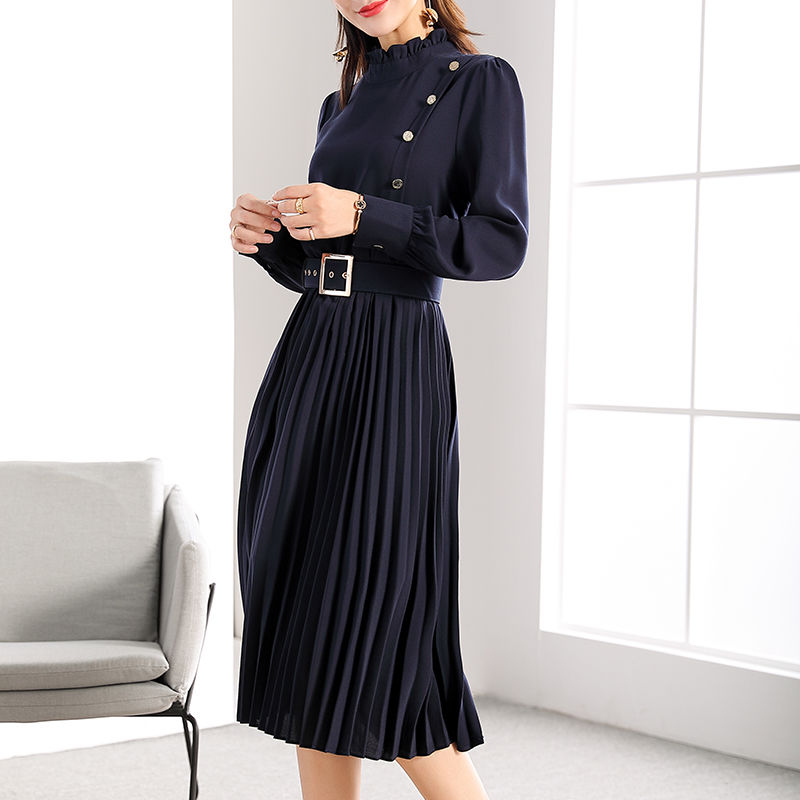 9月换的裙子,显嫩年轻,整条街看着都没我美,早该买多几条的