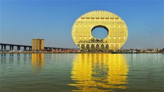 广东和辽宁都建了个“圆”，一个10亿一个1亿，评价却大相径庭